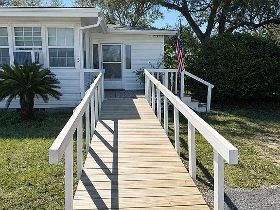 2nd image of 5 Bell Ct