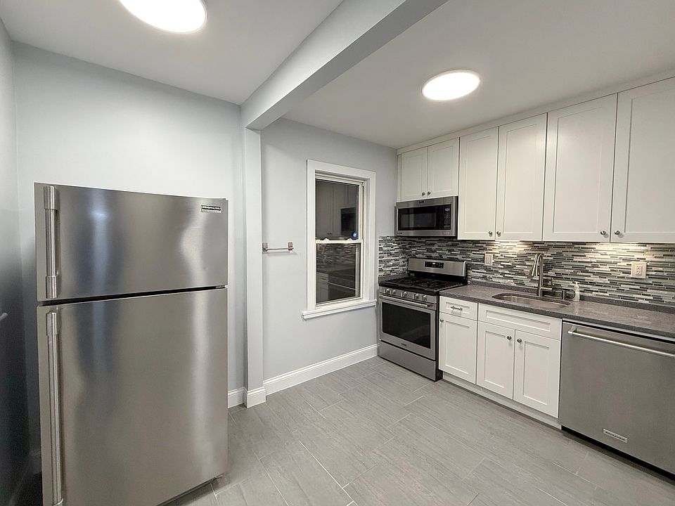 1st image of 207 34th Ave #1