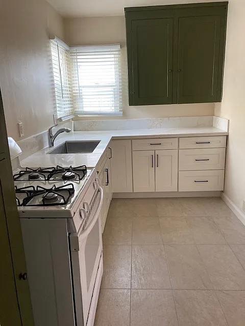 kitchen - 4249 Van Dyke Ave