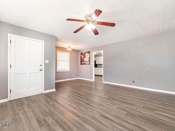 4th image of 4613 Sylvester Cir N