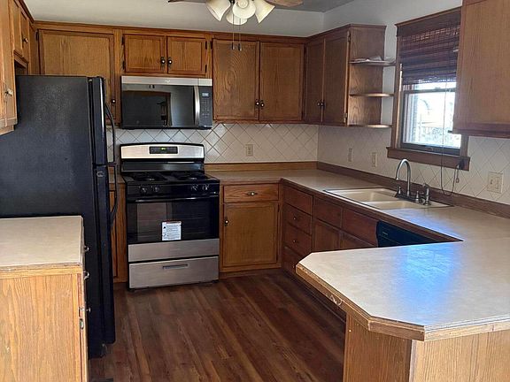 4th image of 1204 Hillcrest Street