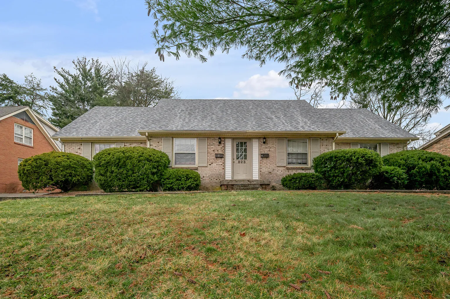 823 Malabu Dr photo 1