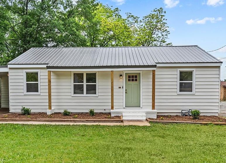 1st image of 492 Clover St