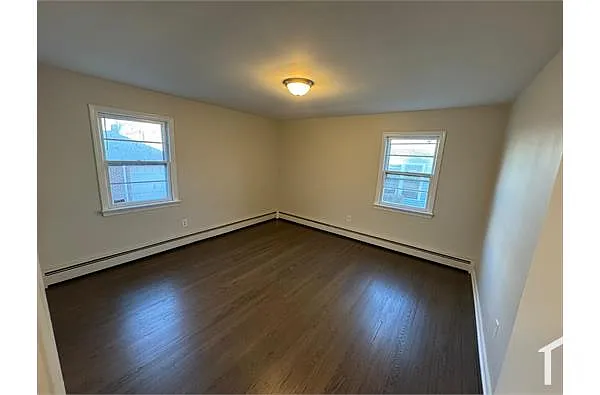 Building Photo - 122 Elmwood Ave #1