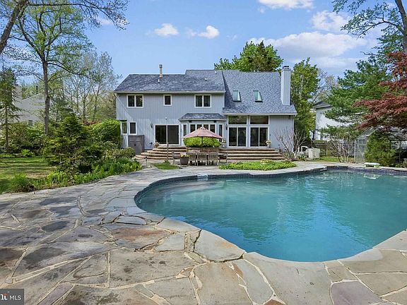 4th image of 11 Rancocas Ln