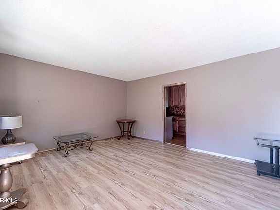 4th image of 605 Irving Dr