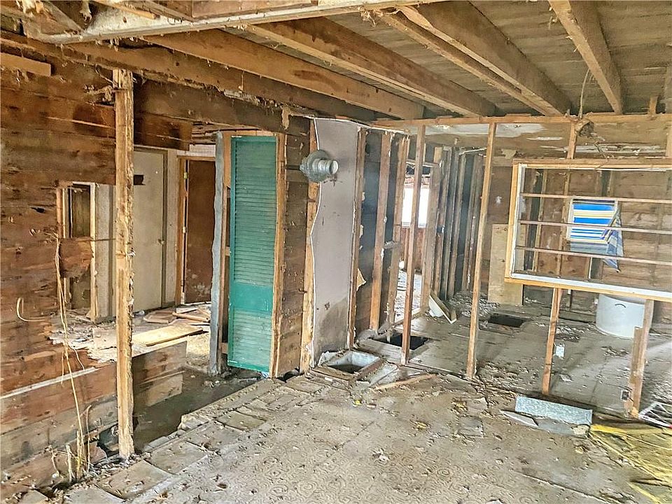 2nd image of 284 Dawson St