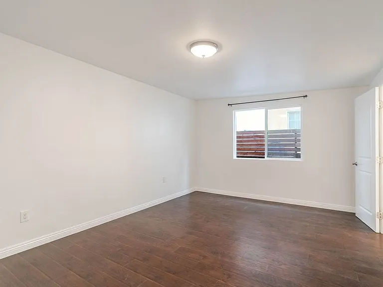 5630 Craner Ave — Photo 3