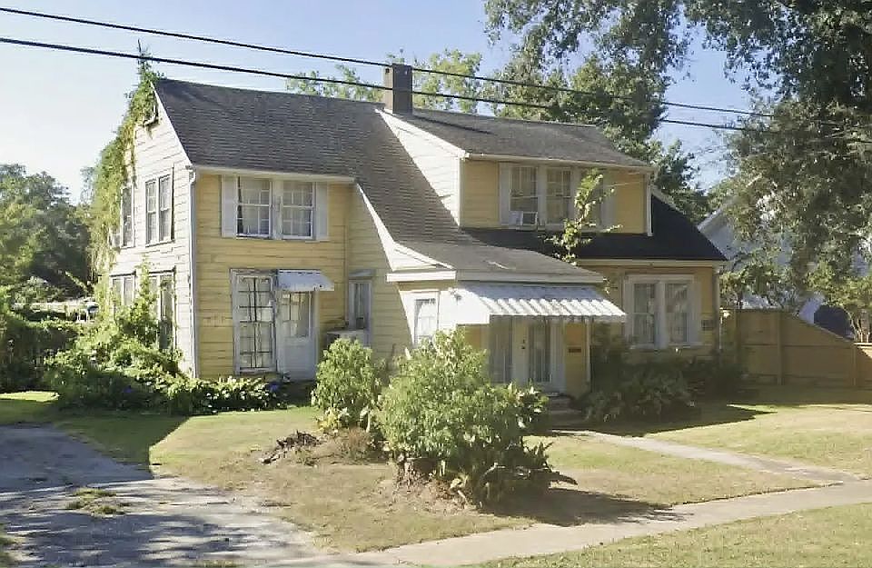 1st image of 2421 Liberty St