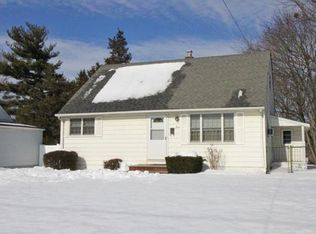 8 Longfield Rd, New Brunswick, NJ 08901