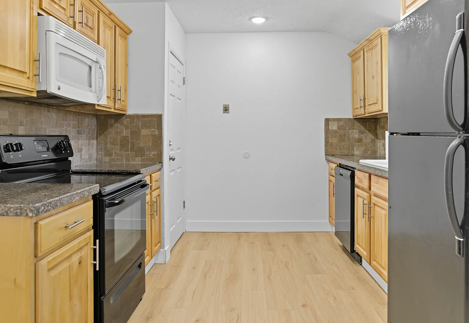 180 Ross Drive, Unit A — Photo 3