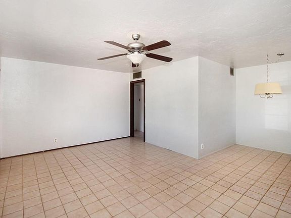 3rd image of 1121 N Coolidge Ave