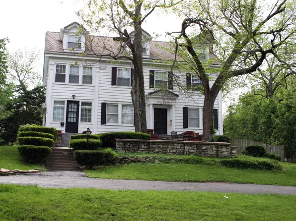 1304 W 50th St APT 2, Kansas City, MO 64112