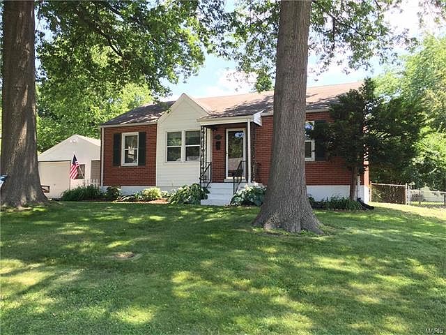 1st image of 15 Saint Martha Ct