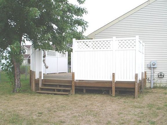 deck w/privacy