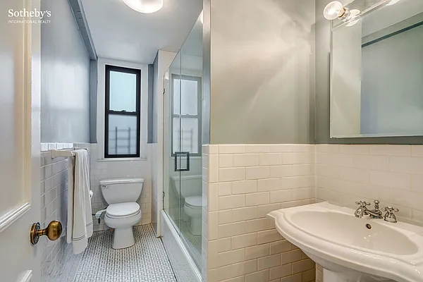 Sold by Sotheby's International Realty | media 22