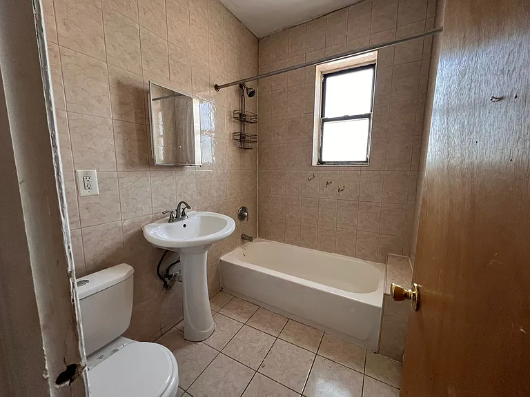 210-212 Central Ave #5HE — Photo 4