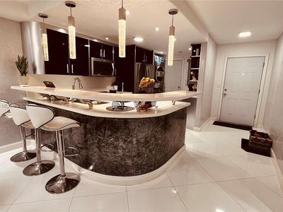 1750 NE 191st St #6102, Miami, FL, 33179