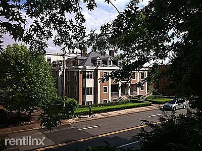 Entrance of 6111 5th Ave