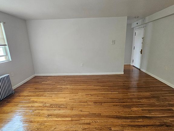 4th image of 76 N Walnut St #1C