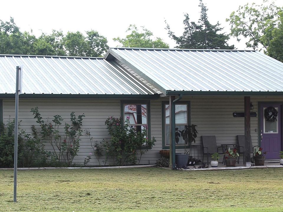 1st image of 402 Cleveland St