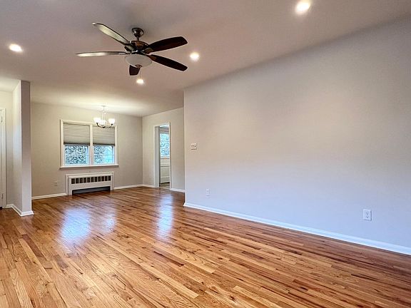 3rd image of 124 Baldwin Ave