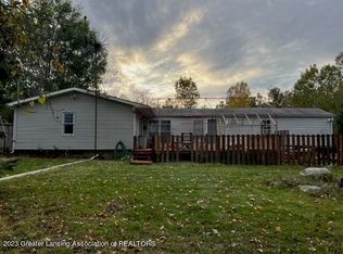 13853 S Cork Rd, Perry, MI 48872