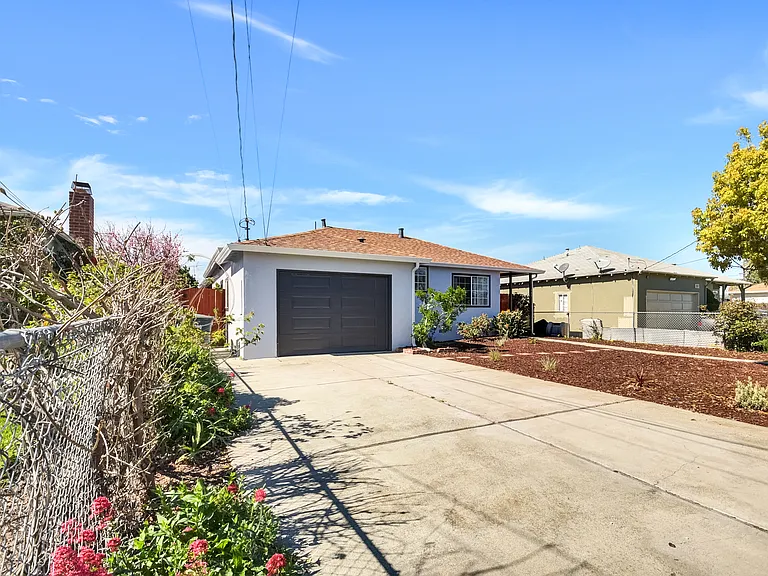 147 Wisteria Dr — Photo 6