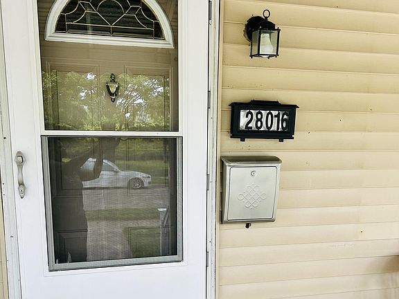 5th image of 28016 Hughes St
