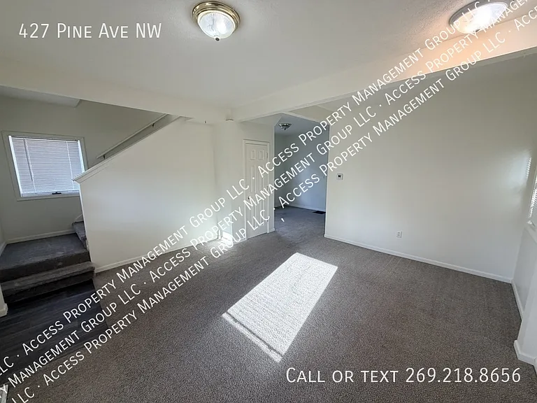 427 Pine Ave NW — Photo 3