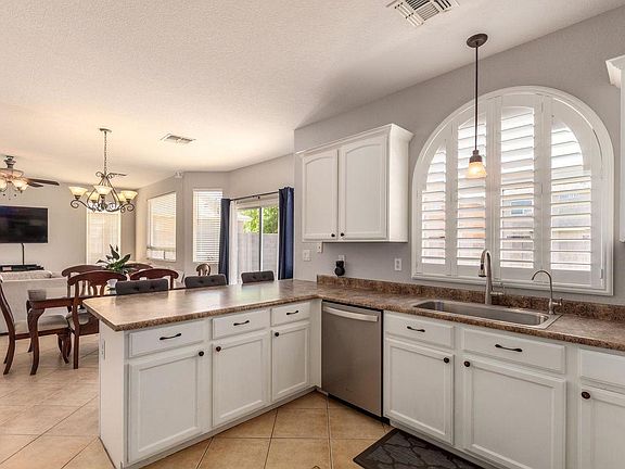5th image of 4841 E Meadow Lark Way
