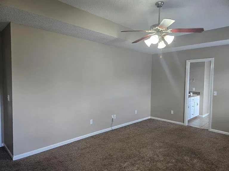 108 Fieldstone Dr — Photo 10