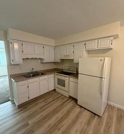 2nd image of 1647 Stewart Blvd #1645