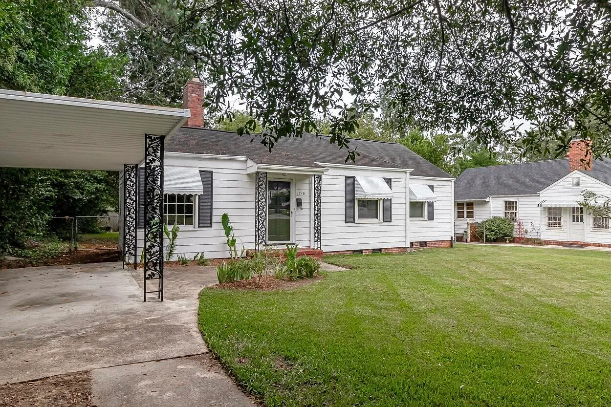 3 bed, 1.5 bath, 1246 sqft, $1,250 — Photo 3