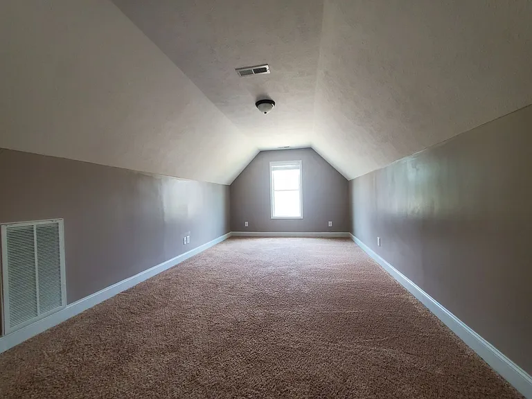 2244 Lakedale Dr — Photo 10