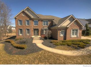 26396 Glenwood Dr, Novi, MI