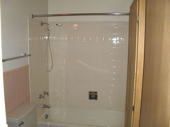 5th image of 2213-15 Central St #2215-3