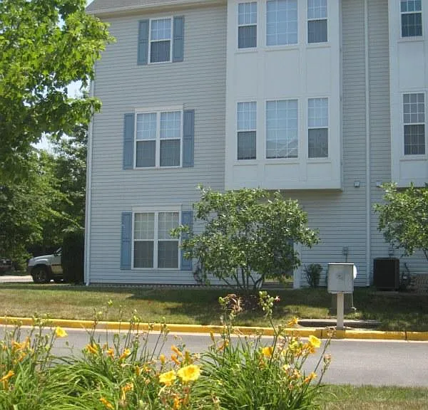 2567 Logan Wood Dr — Photo 1