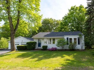 10 Merrill Rd, Falmouth, ME 04105