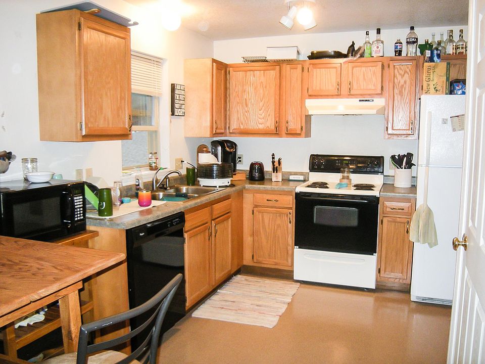 1st image of 808 W King St APT D