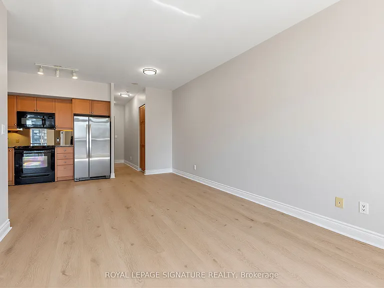 1105 Leslie St #1408 — Photo 7