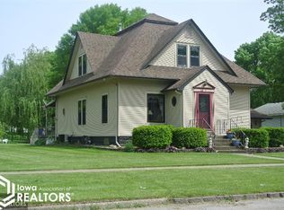 215 S Victor St, Hubbard, IA 50122