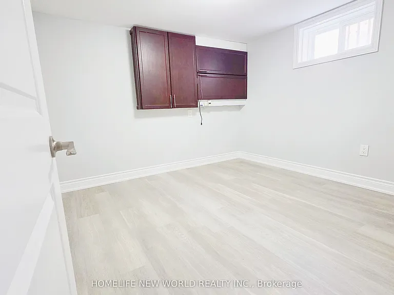 531 Ritson Rd N #1 — Photo 12