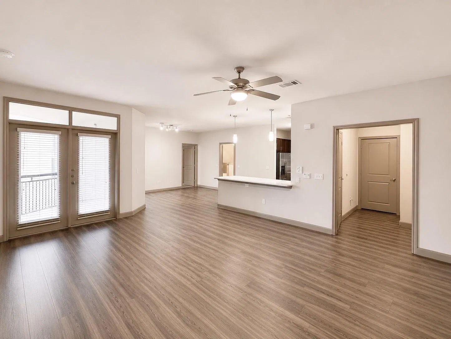 2 bed, 2.0 bath, 1428 sqft, $1,999 — Photo 3
