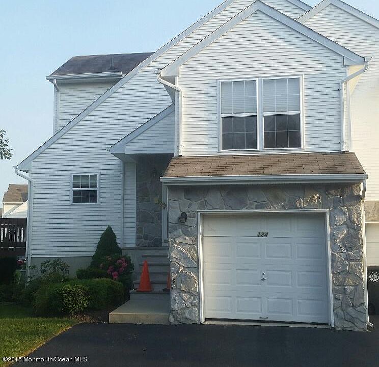 2nd image of 134 Racquet Rd