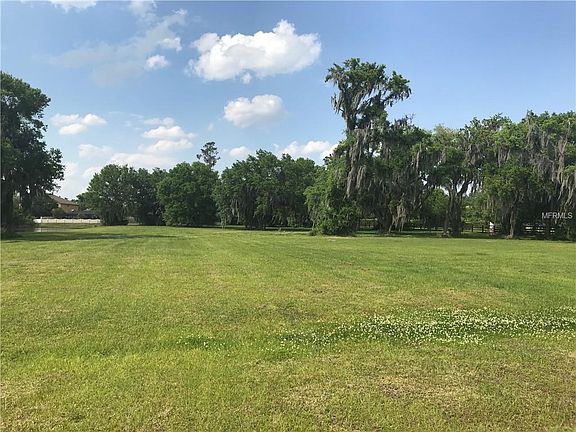 3rd image of Canterwood Dr