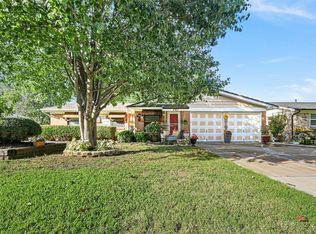 241 NW Jayellen Ave, Burleson, TX 76028