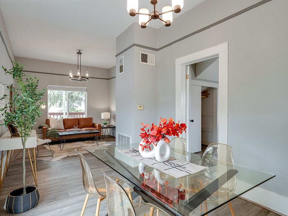 Dining Space (Living Room)