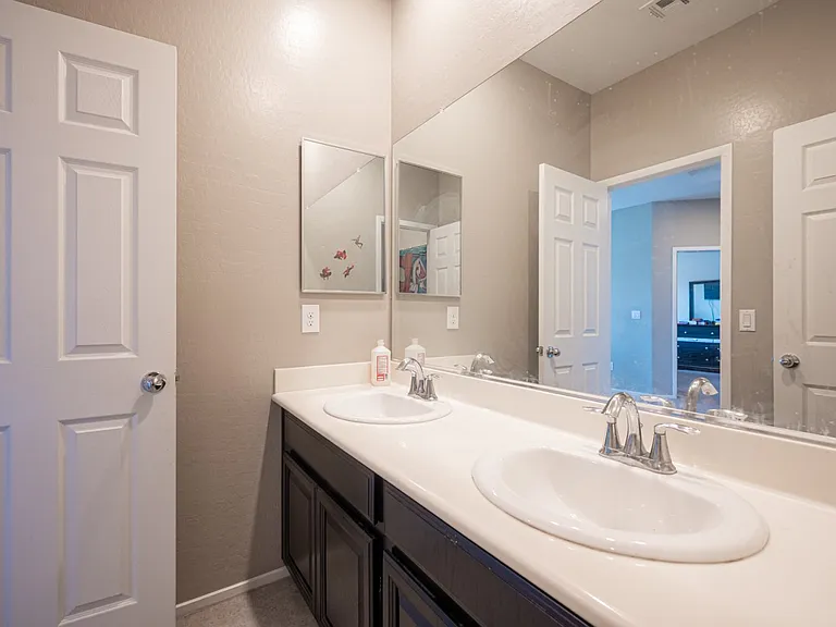 2715 Amazing Meadows Ave — Photo 32