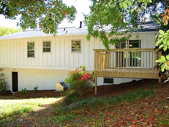 3rd image of 2339 Barbara Ln SE